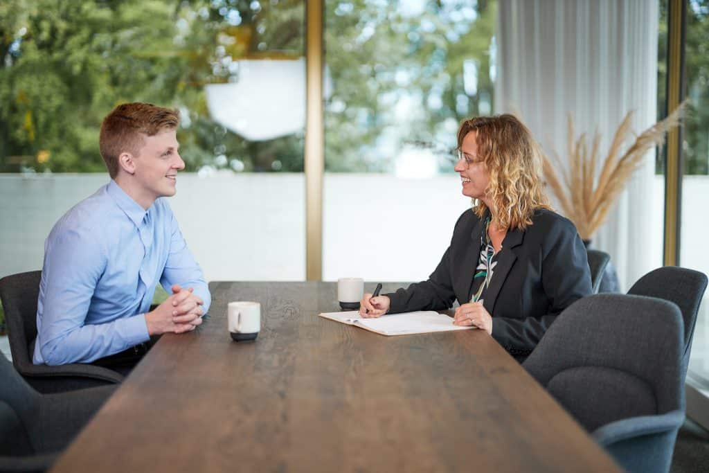 Opnå indsigt og udvikling med 1:1 sparring og feedback
Med en kompetent sparringspartner fra Team Business kan du låse op for dit udviklingspotentiale i et trygt og personligt rum.